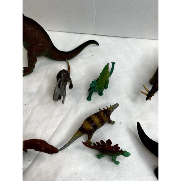 Lot of Nine Dinosaurs different sizes kinds Baryonyx Deinonychus Stegosaurus - Picture 5 of 8
